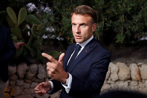 rivalry scan vf|French far right, rivals in final push ahead of decisive vote.